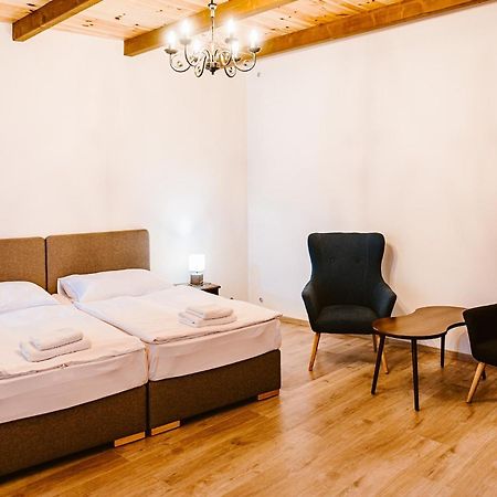 Aparthotel Sziklavendeghaz à Veszprém Extérieur photo