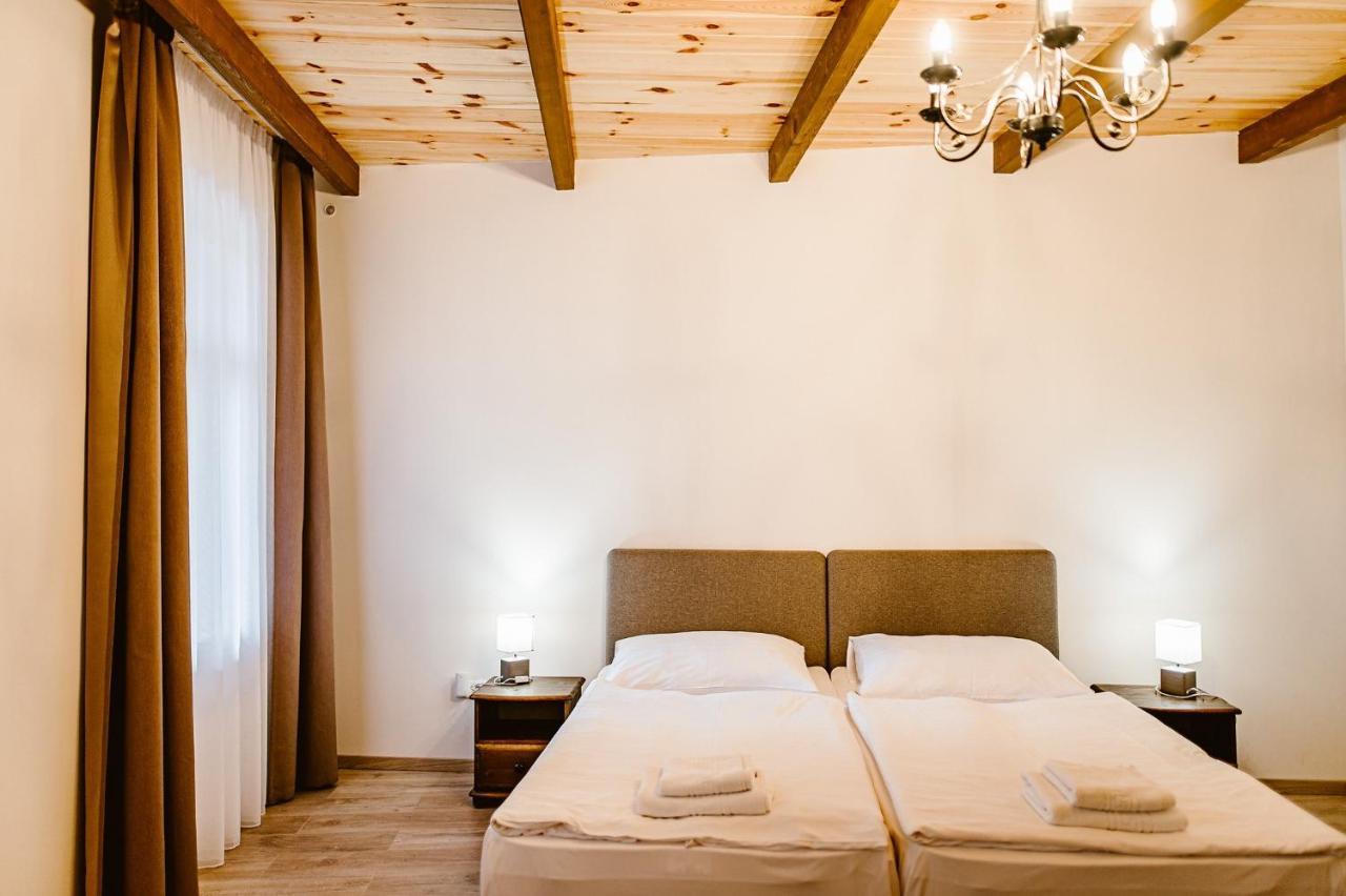 Aparthotel Sziklavendeghaz à Veszprém Extérieur photo